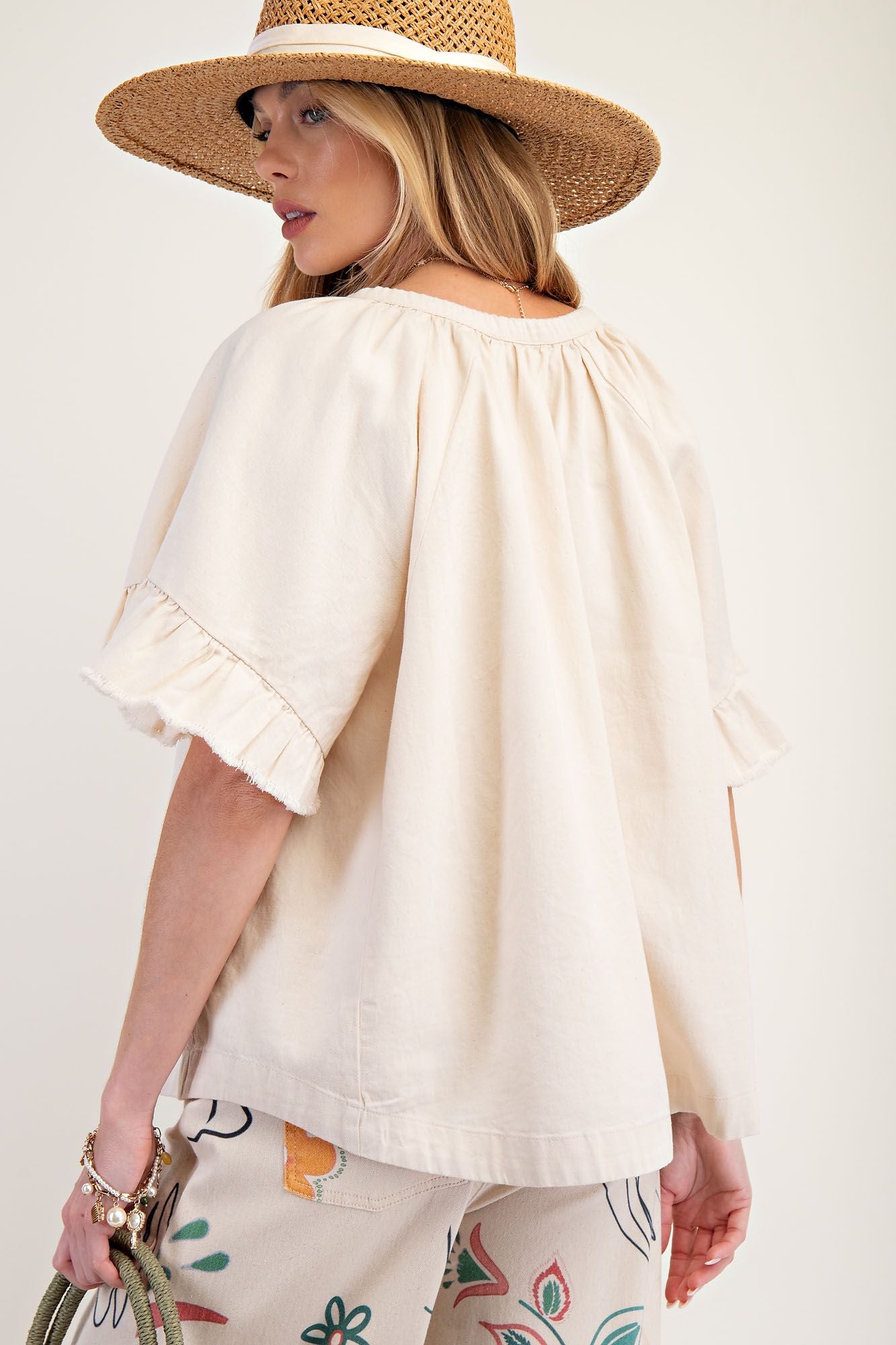 WASHED CHAMBRAY WOVEN TOP- Natural