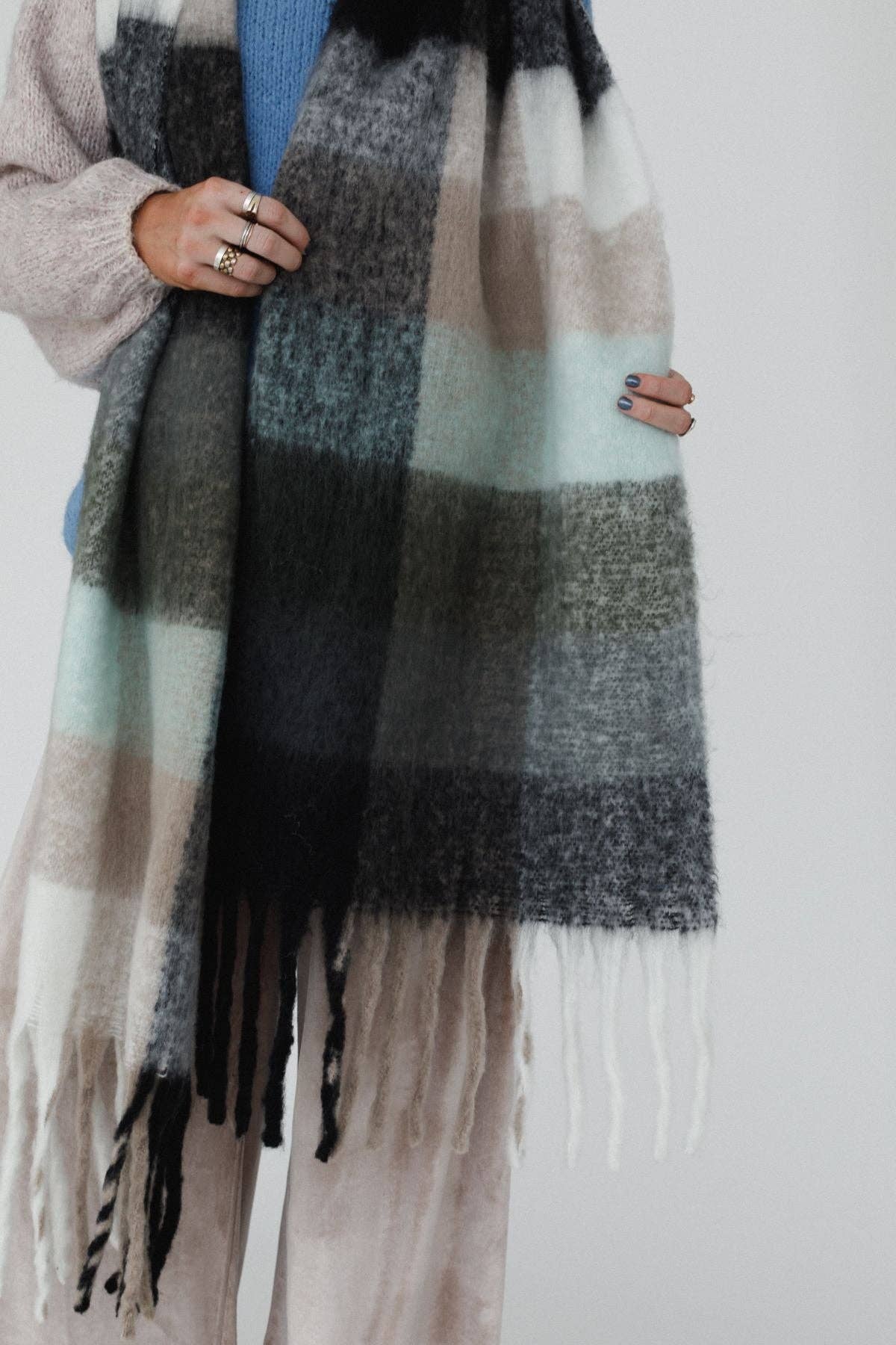 Everest Cozy Plaid Scarf
