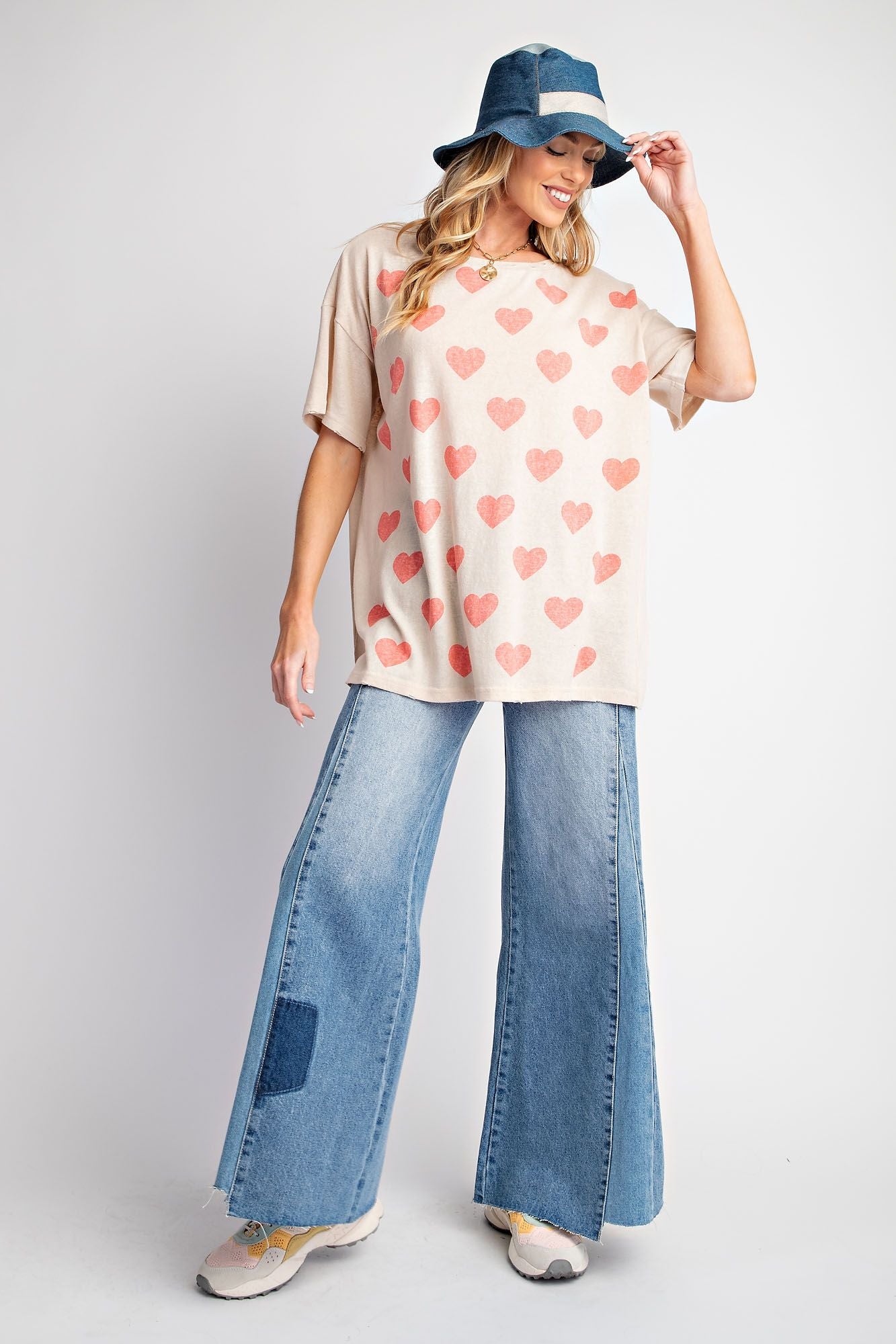 Easel Heart Printed Short Sleeve
