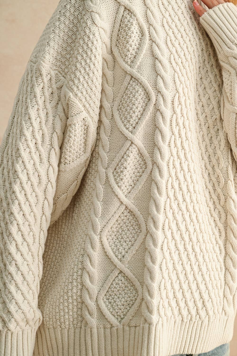 Women’s Round Neck Cable Knitted Top